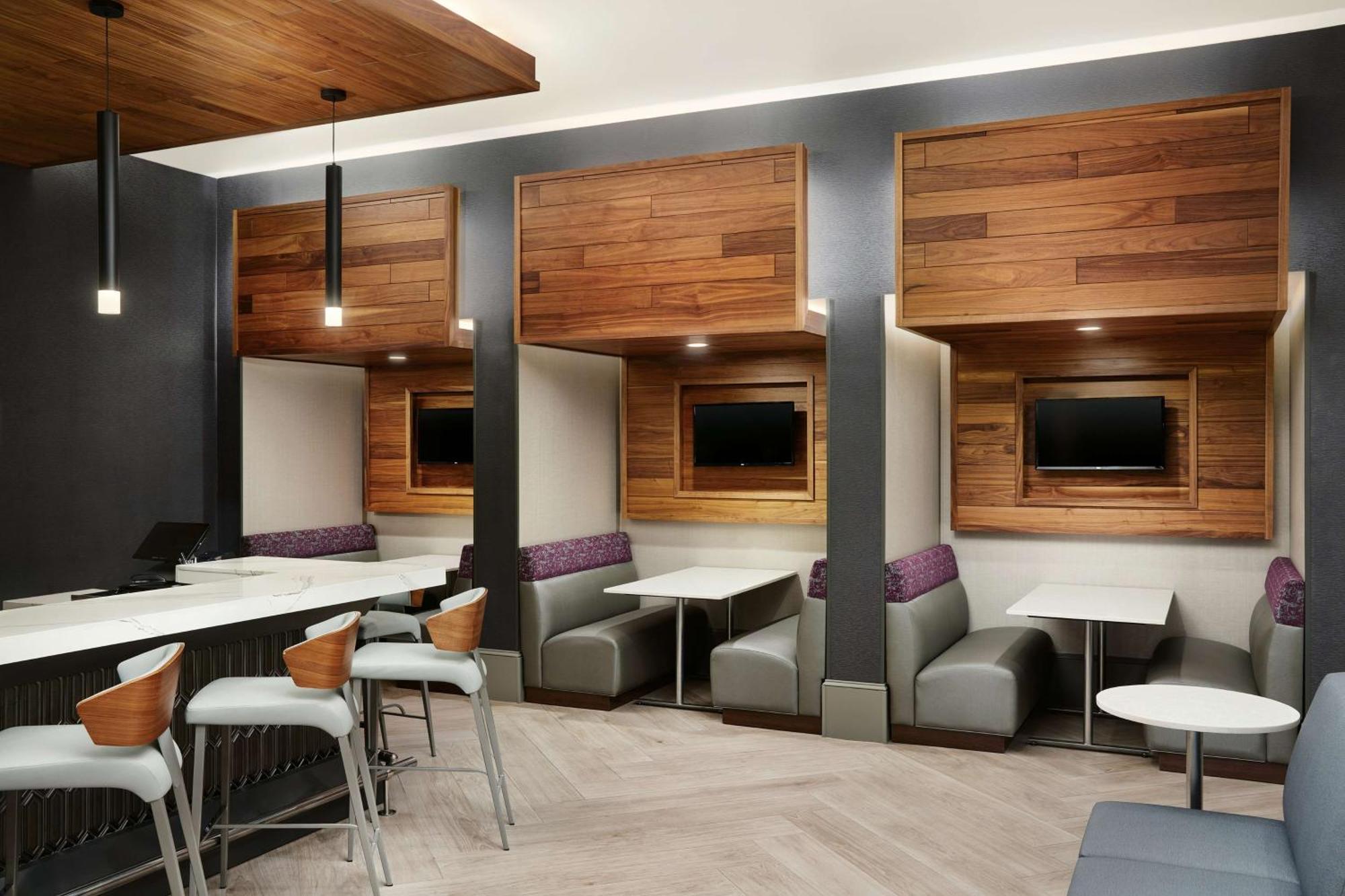 Embassy Suites By Hilton Atlanta Airport North Hapeville 외부 사진