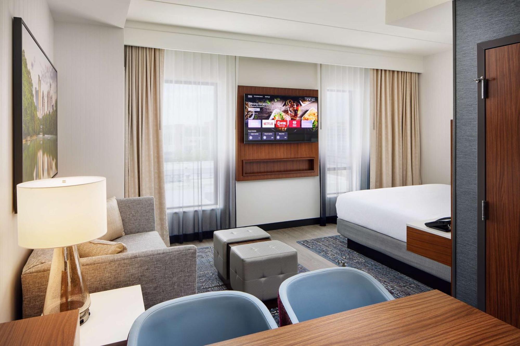 Embassy Suites By Hilton Atlanta Airport North Hapeville 외부 사진