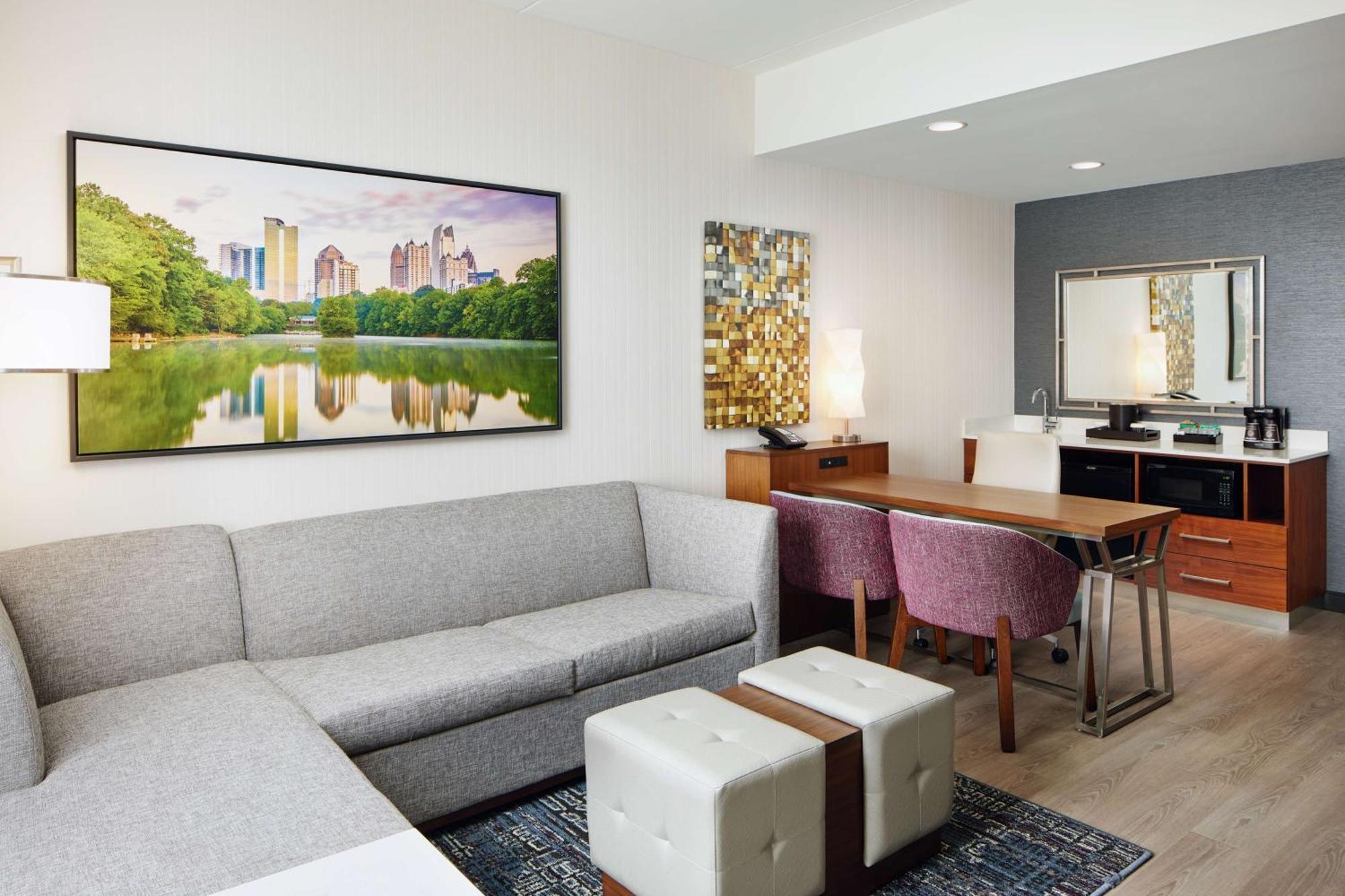 Embassy Suites By Hilton Atlanta Airport North Hapeville 외부 사진