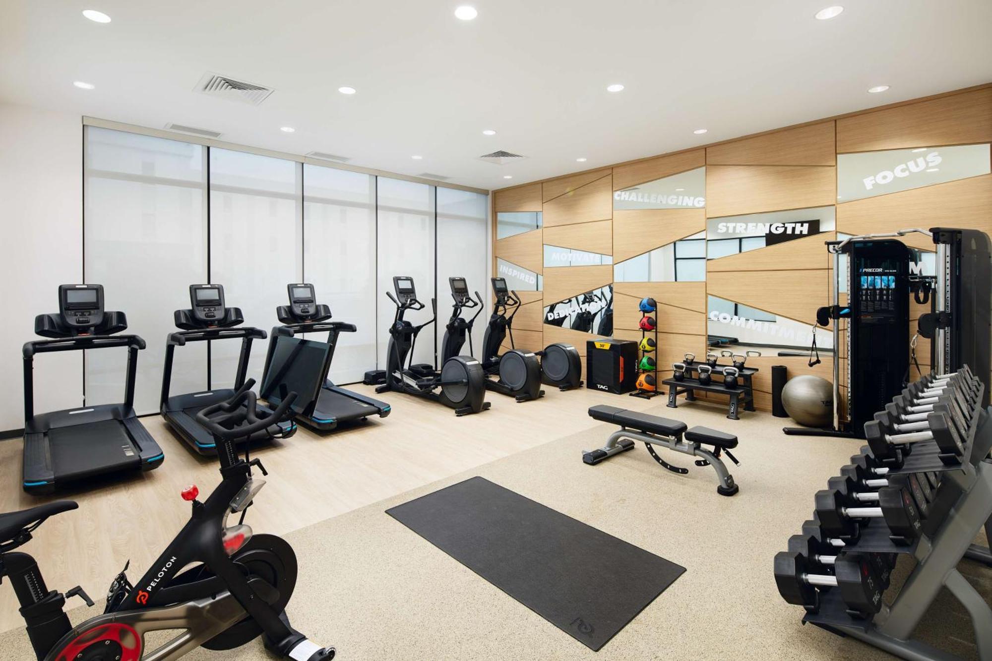 Embassy Suites By Hilton Atlanta Airport North Hapeville 외부 사진