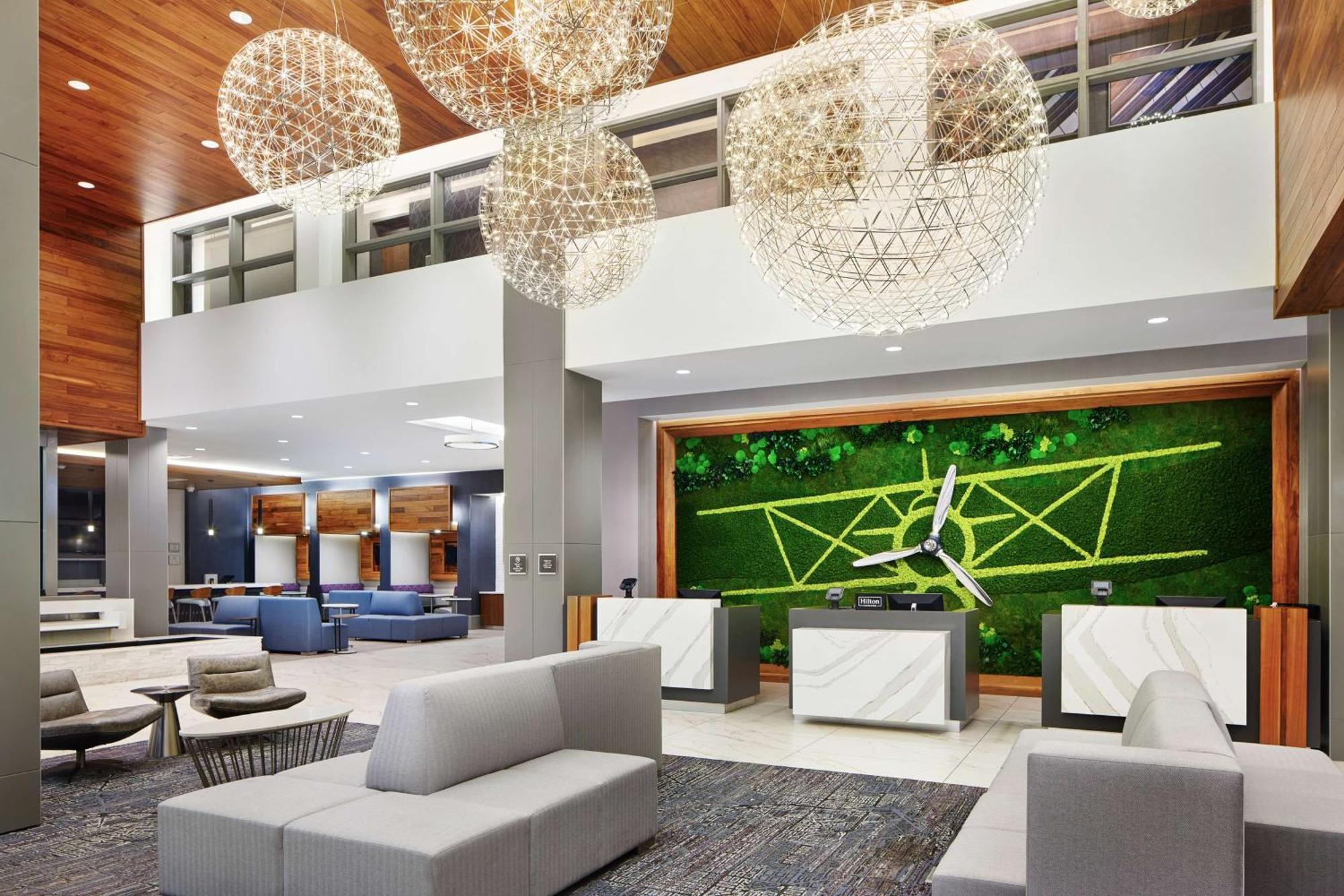 Embassy Suites By Hilton Atlanta Airport North Hapeville 외부 사진